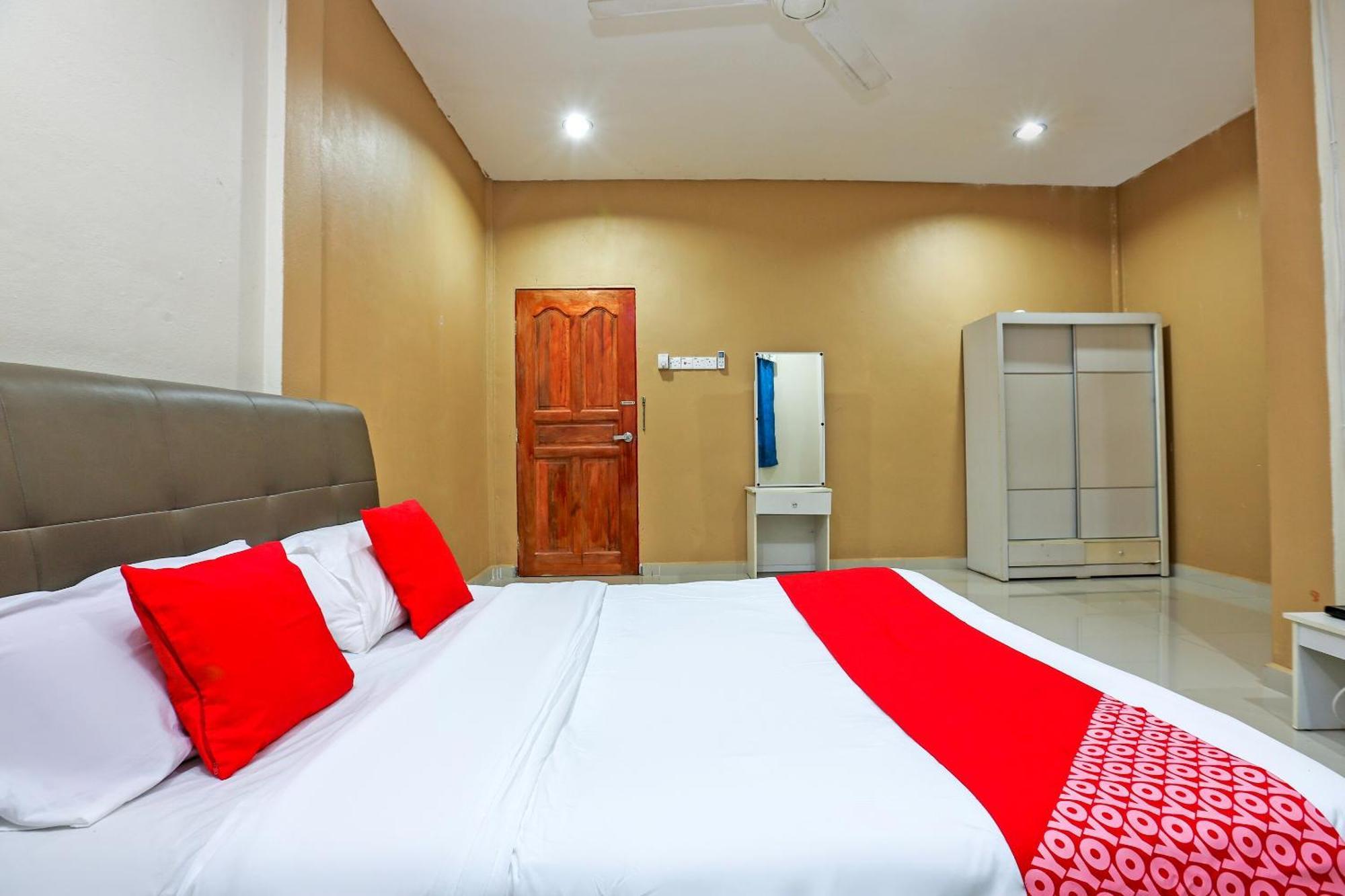 Oyo 89933 Nun Hotel Jeli Exterior foto
